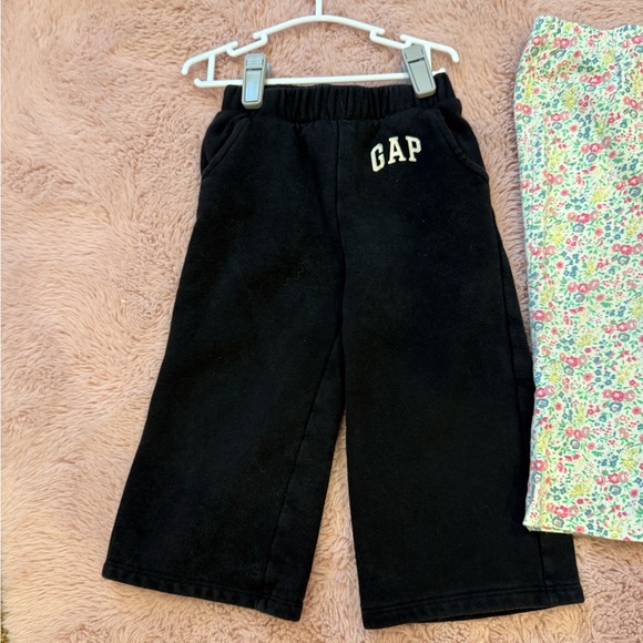 Gap 3T Pant Bundle - Picture 5 of 10